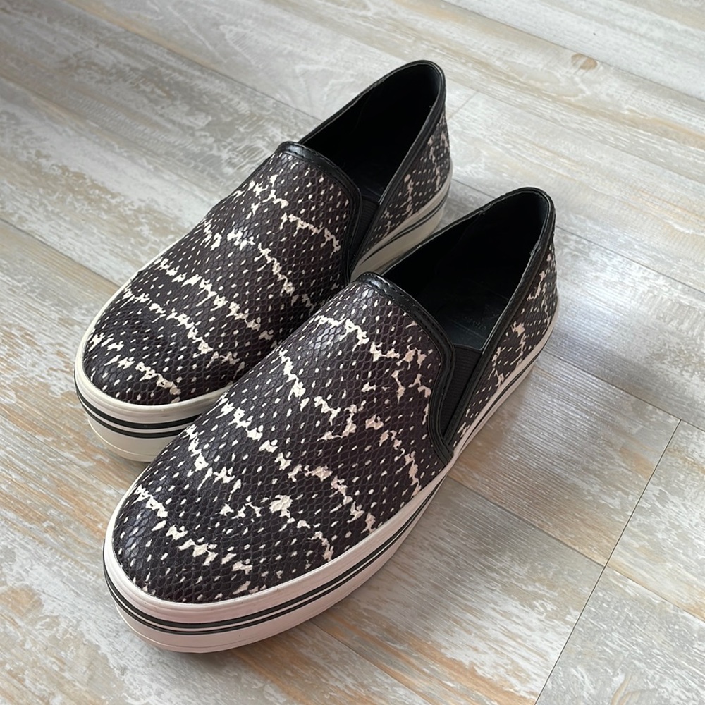 Dolce Vita slip on womens sneakers size 8